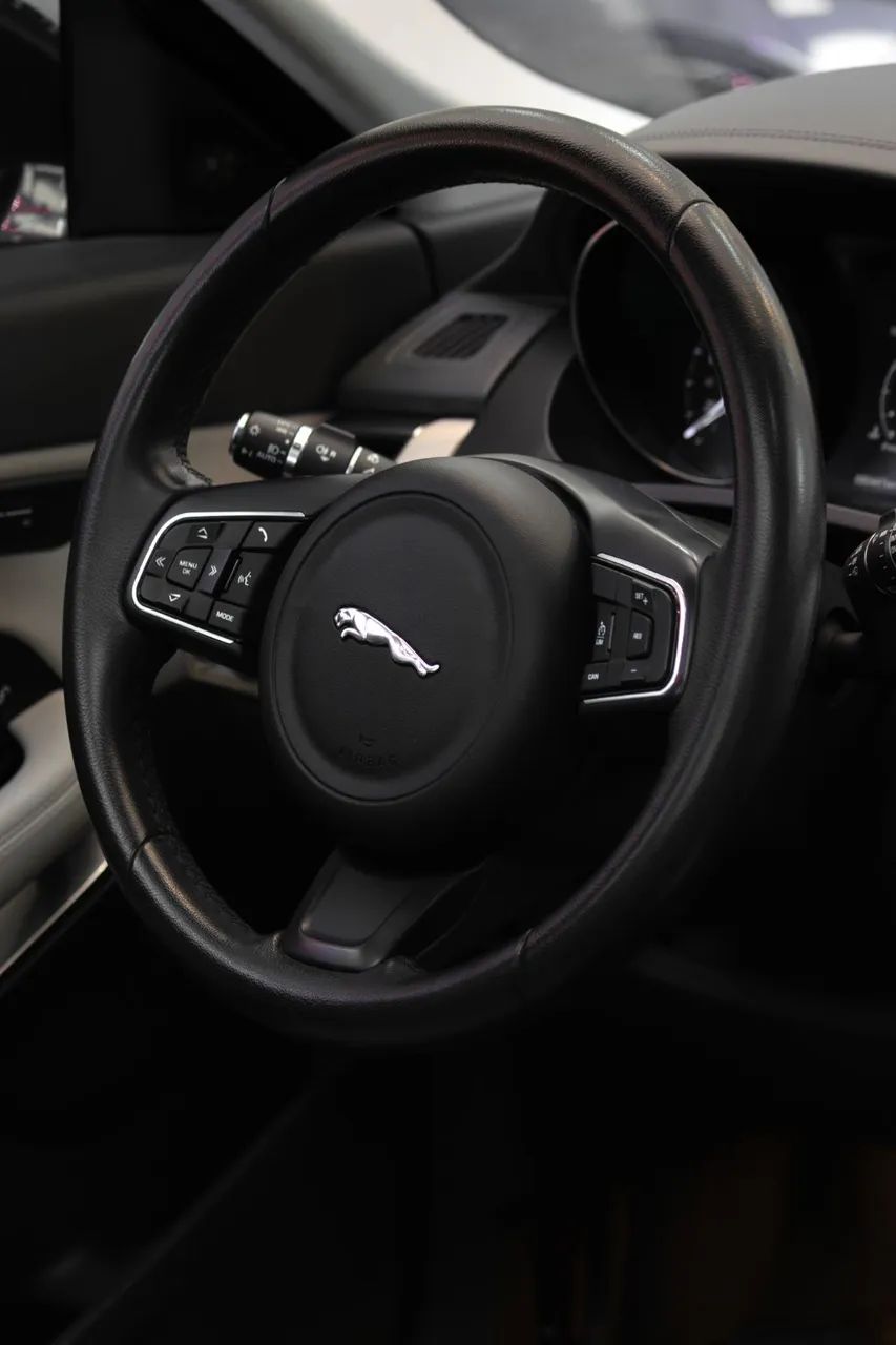 Jaguar E-Pace 2.0 AWD 249cv Aut. 2019 - Foto 5