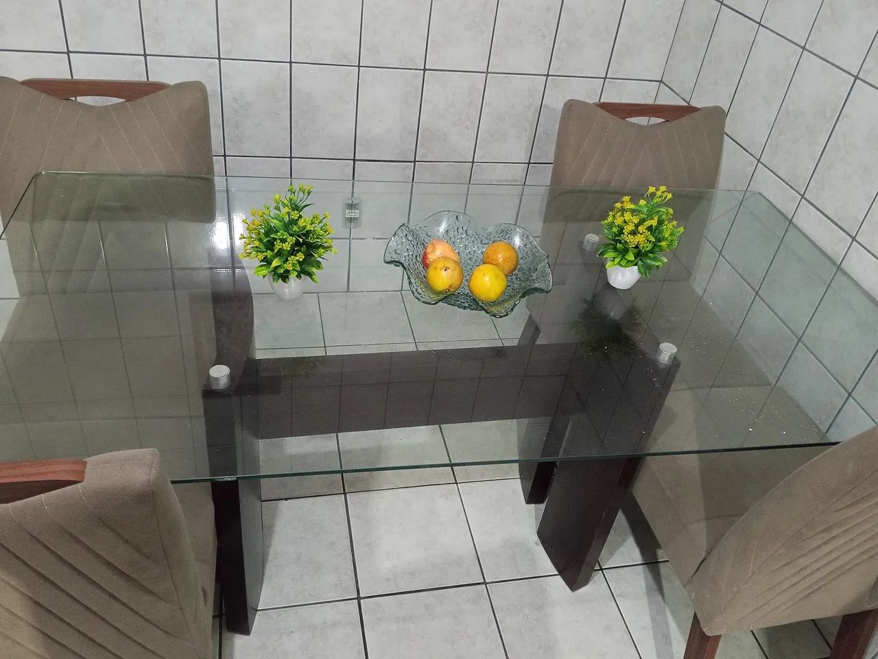 Mesa 4 cadeiras tampa de vidro  - Foto 4