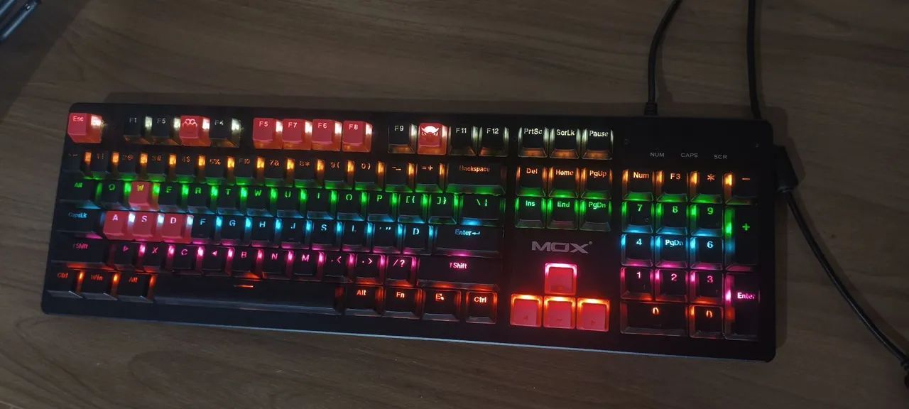 Teclado mecânico 100%