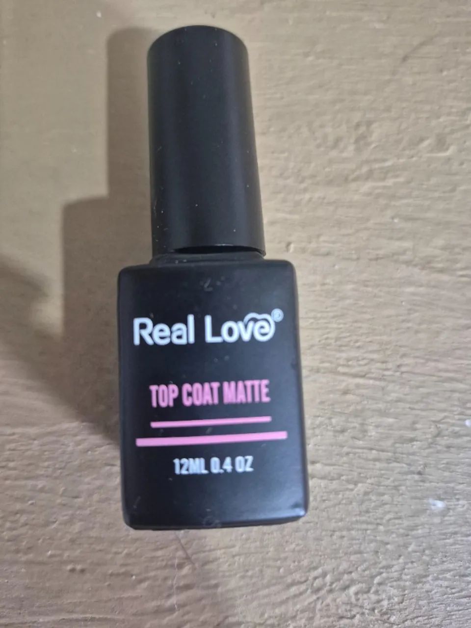 Esmalte em gel, e magnéticos. 