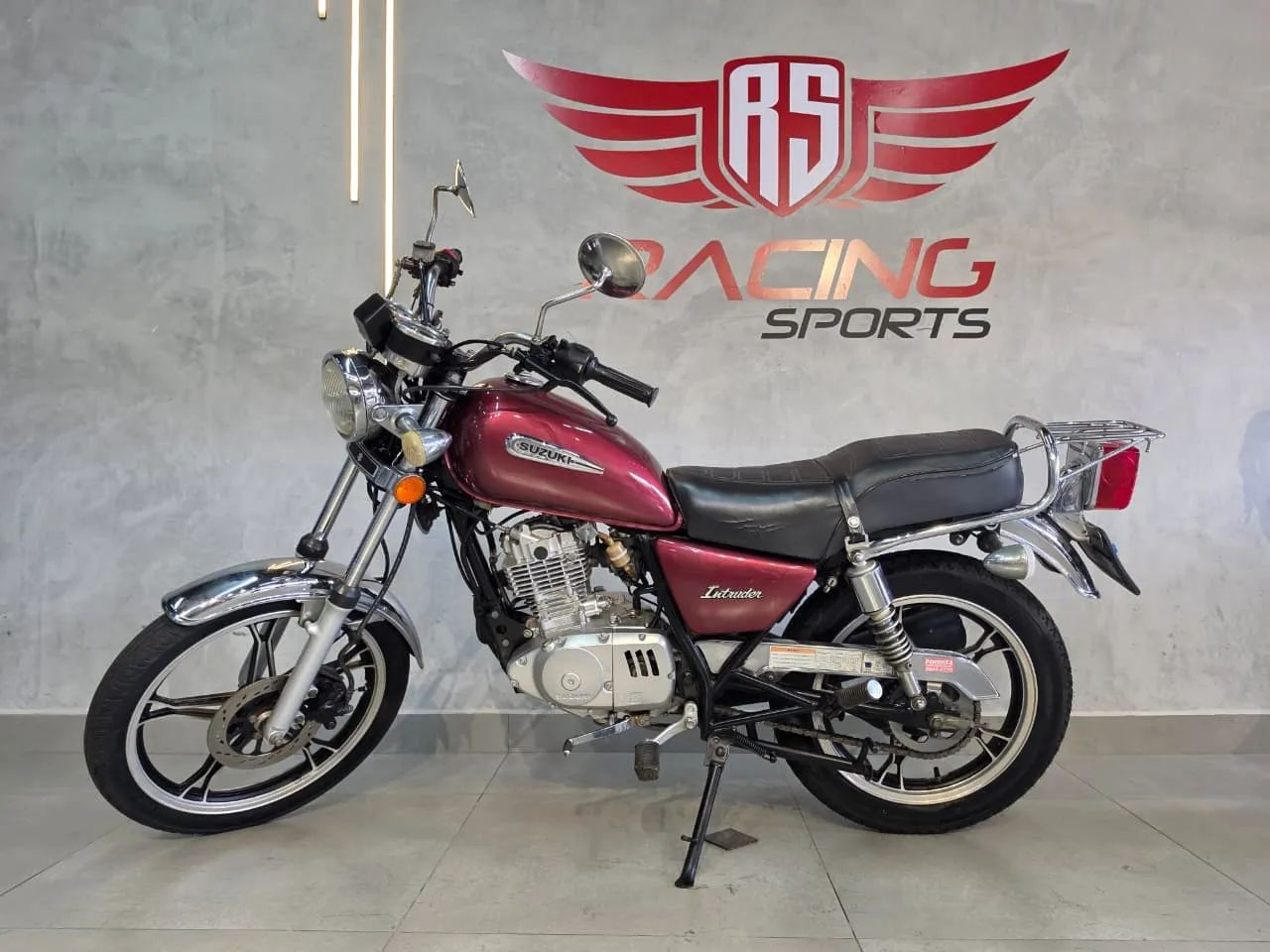 SUZUKI Intruder 125  - 2011 - Foto 2