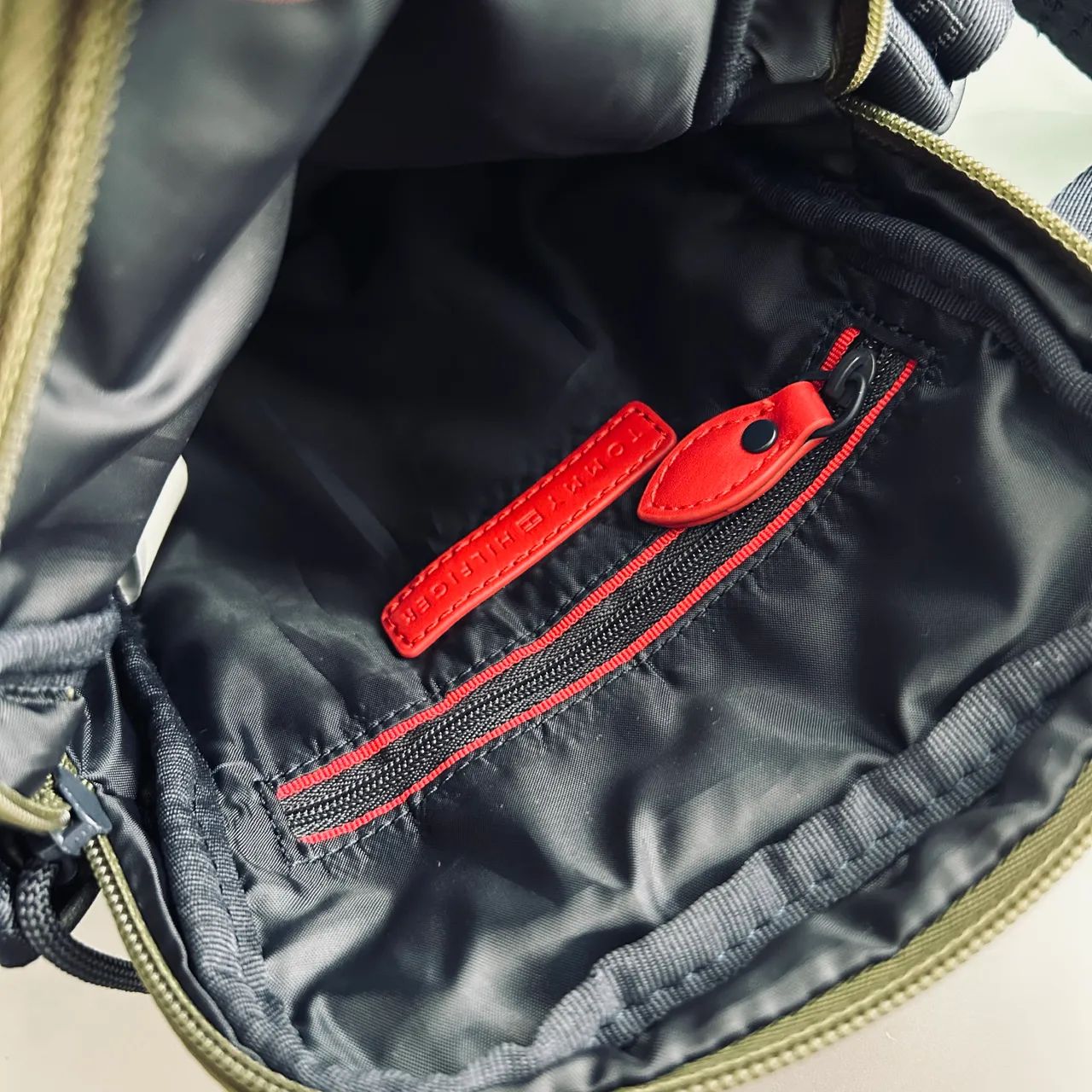 Bolsa Transversal TH Tommy Hilfiger Original Comprada em Nova York - Foto 3
