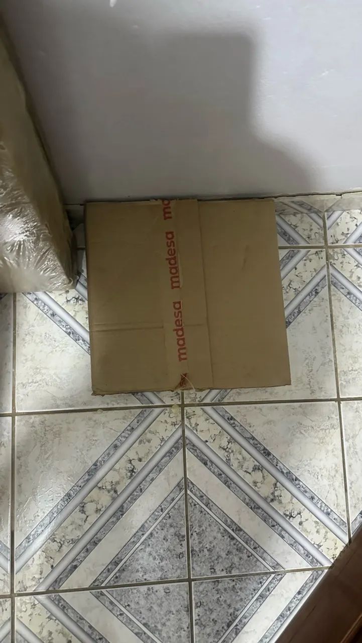 Mesa e armário novo  - Foto 3