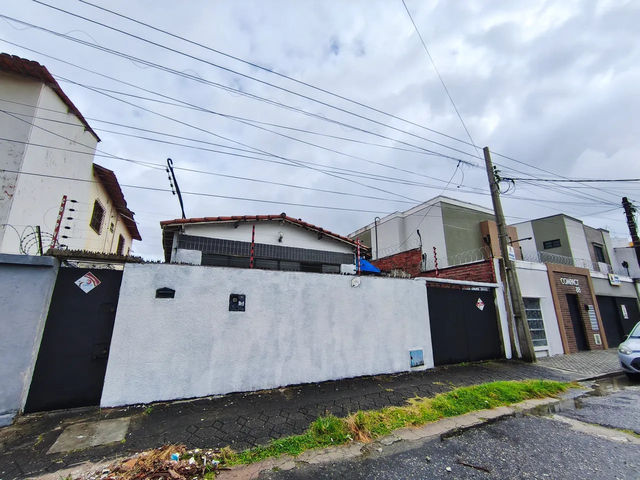 Área com terreno de aprox. 308m², e Aprox. 208m² de Área construída, Recepção02 Ambientes,