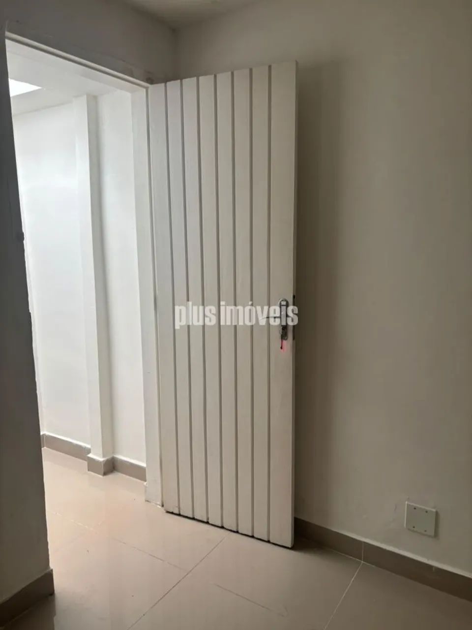 Sobrado comercial com 4 salas, 2 banheiros e cozinha - Foto 3