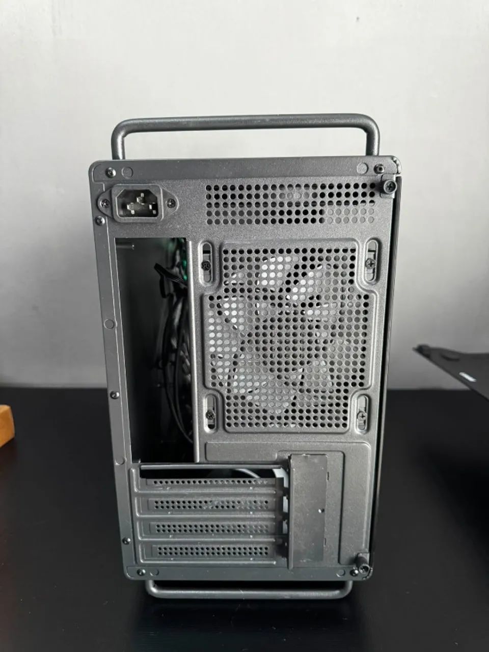 Gabinete Gamer TINY PRO  - Foto 4