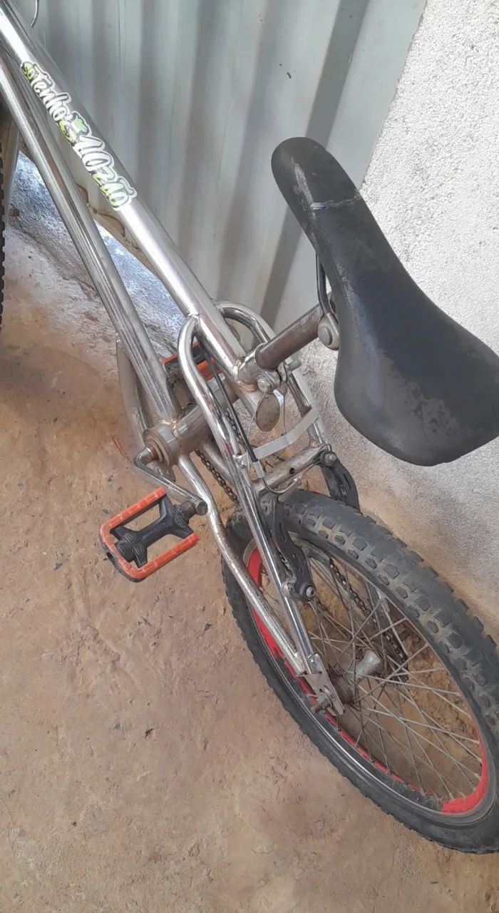 Bicicleta infantil aro 20 - Foto 5