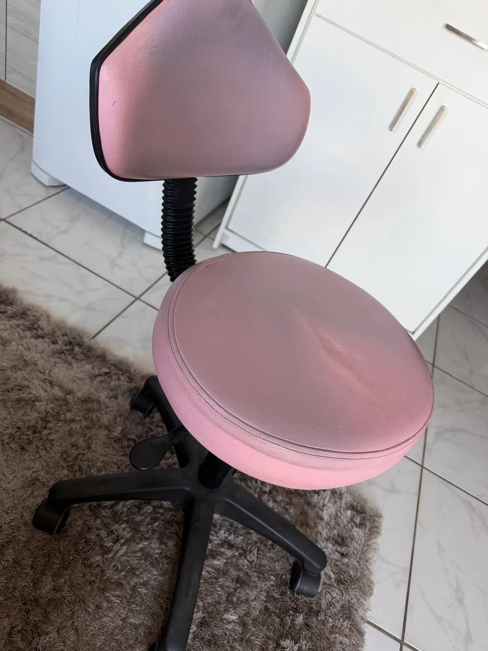 Cadeira Mocho Rosa - Usada em ótimo estado - Foto 2