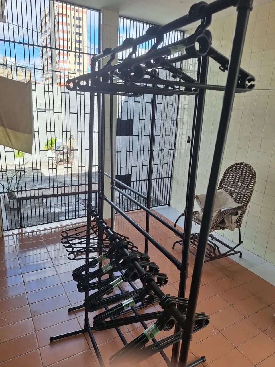 3 Poltronas + 6 araras (vendo separado) - Foto 3
