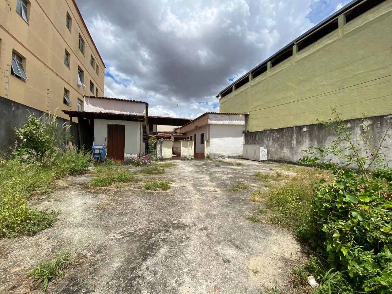 VENDO LOTE COM CASA NO BAIRRO PINDORAMA - Foto 2