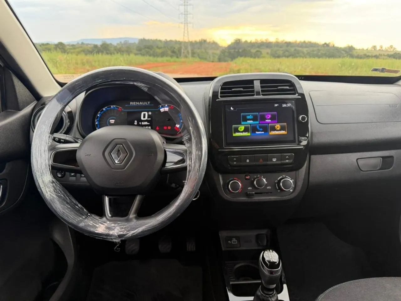 Renault Kwid 1.0 Intense 2023 - Foto 4