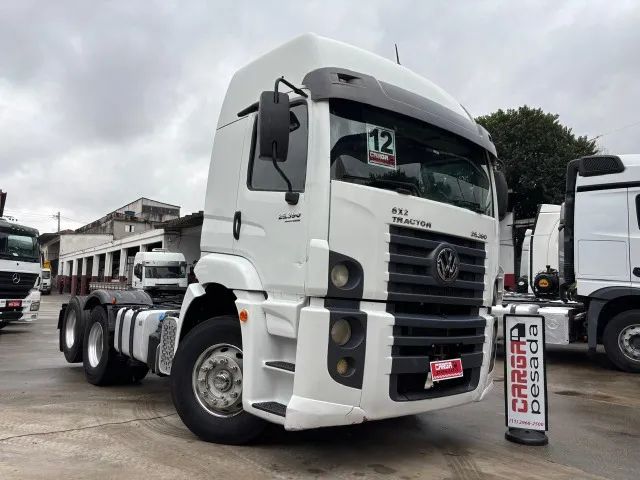 VW 25.390 CONSTELLATION 6x2 2012