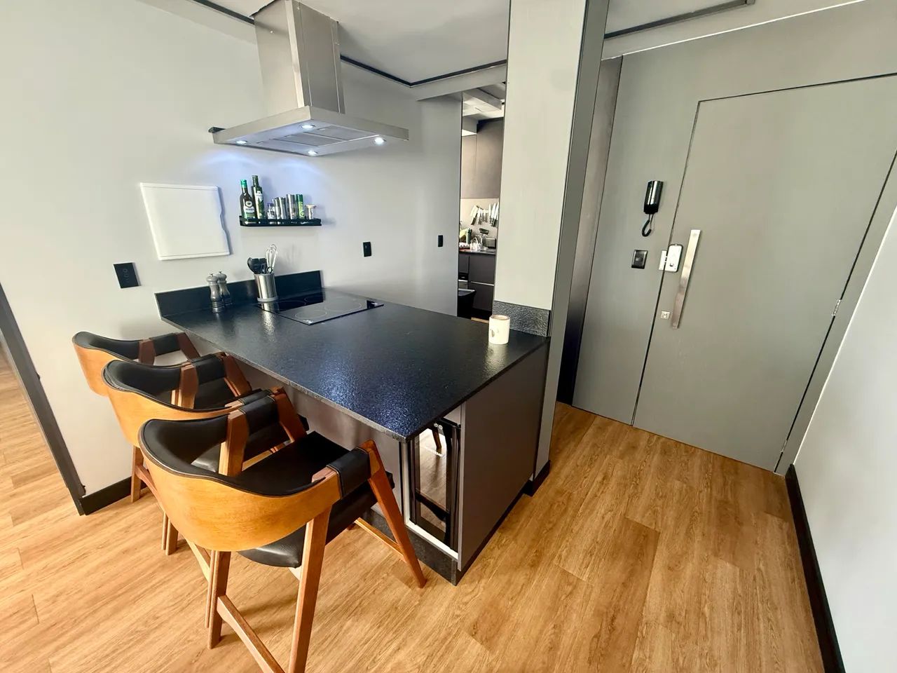 Apartamento 100% Reformado | 2 Dormitórios com Suíte | Reversível para 3 Dormitórios - Foto 5