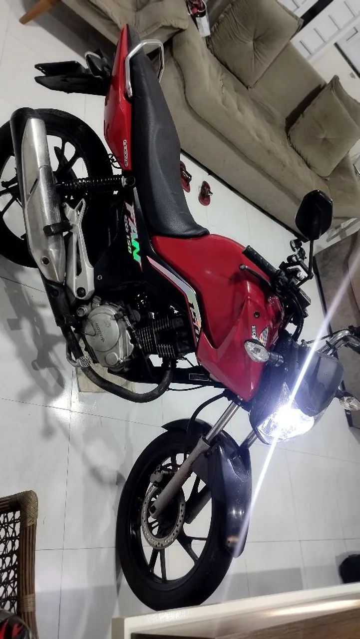 FAN 150 2015 vermelha 