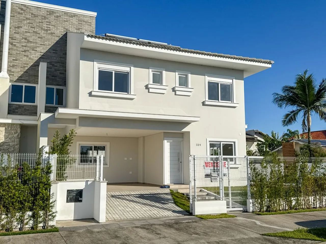 Casa Com Piscina 3 Suites na Praia da Daniela, Florianópolis - Foto 3