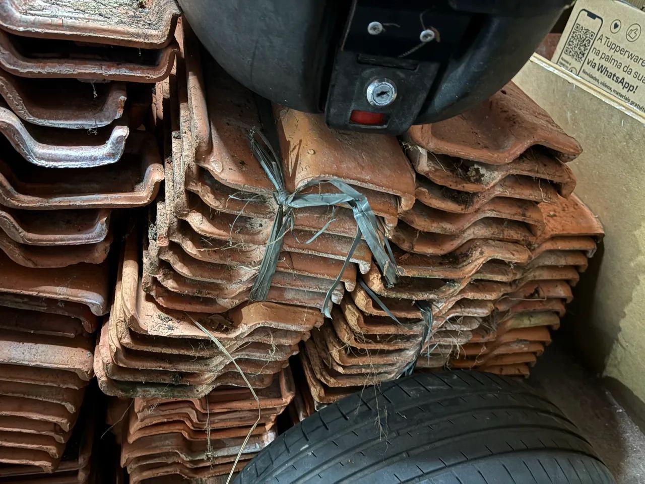 Lote de Telhas de Barro - Foto 2