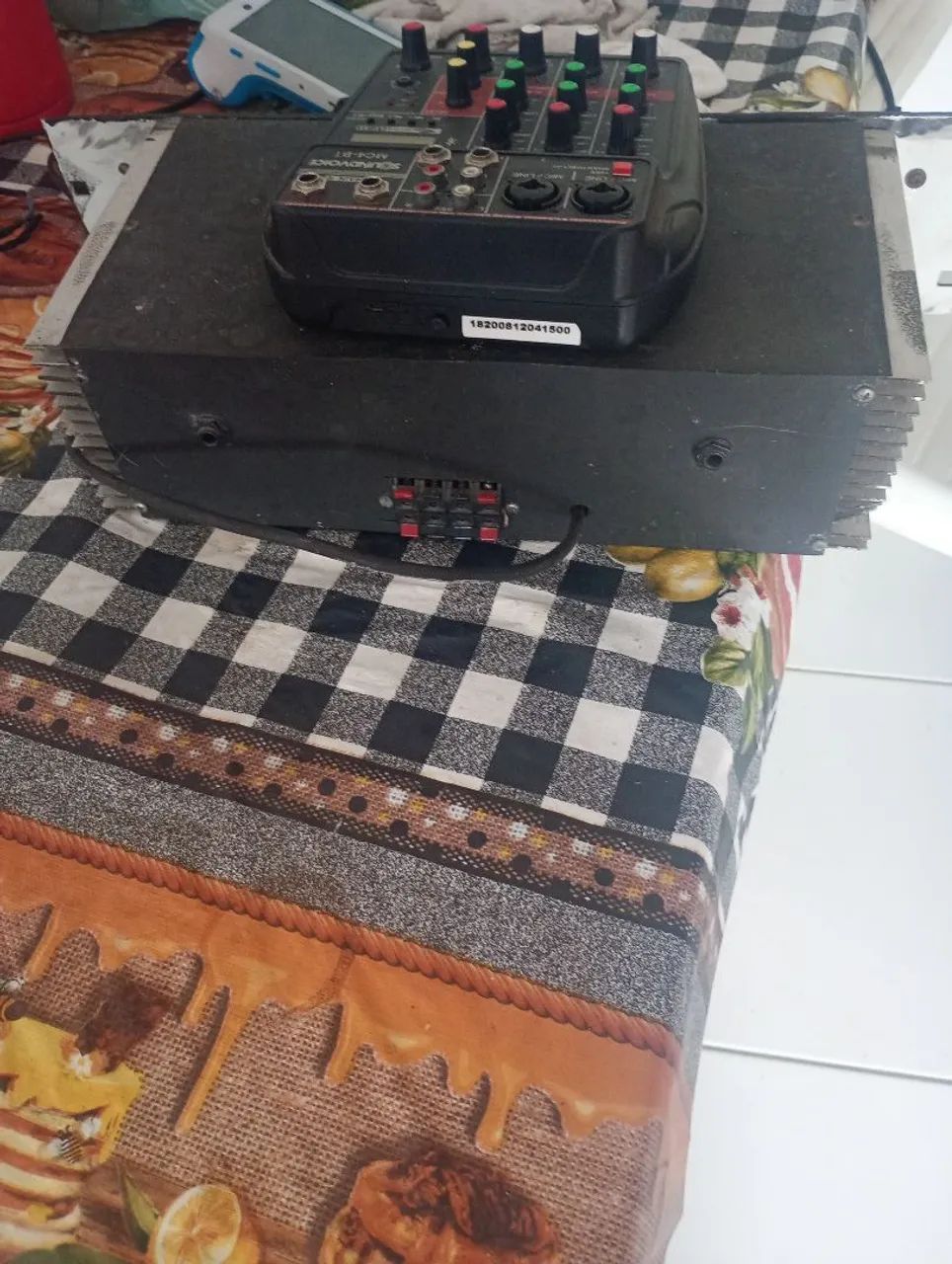 Mesa e amplificador 