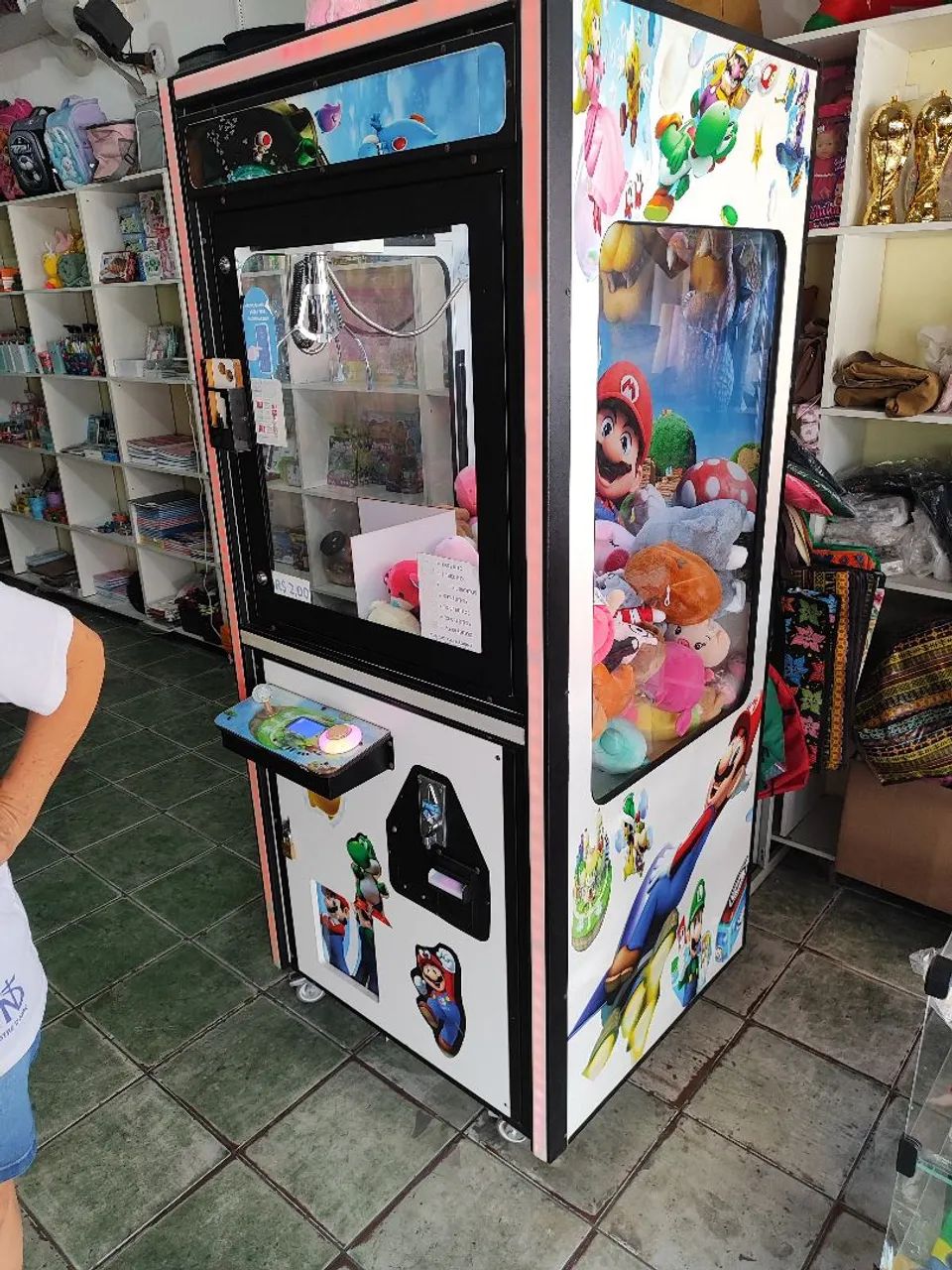 Vendo grua de pelúcias - renda extra - Foto 3