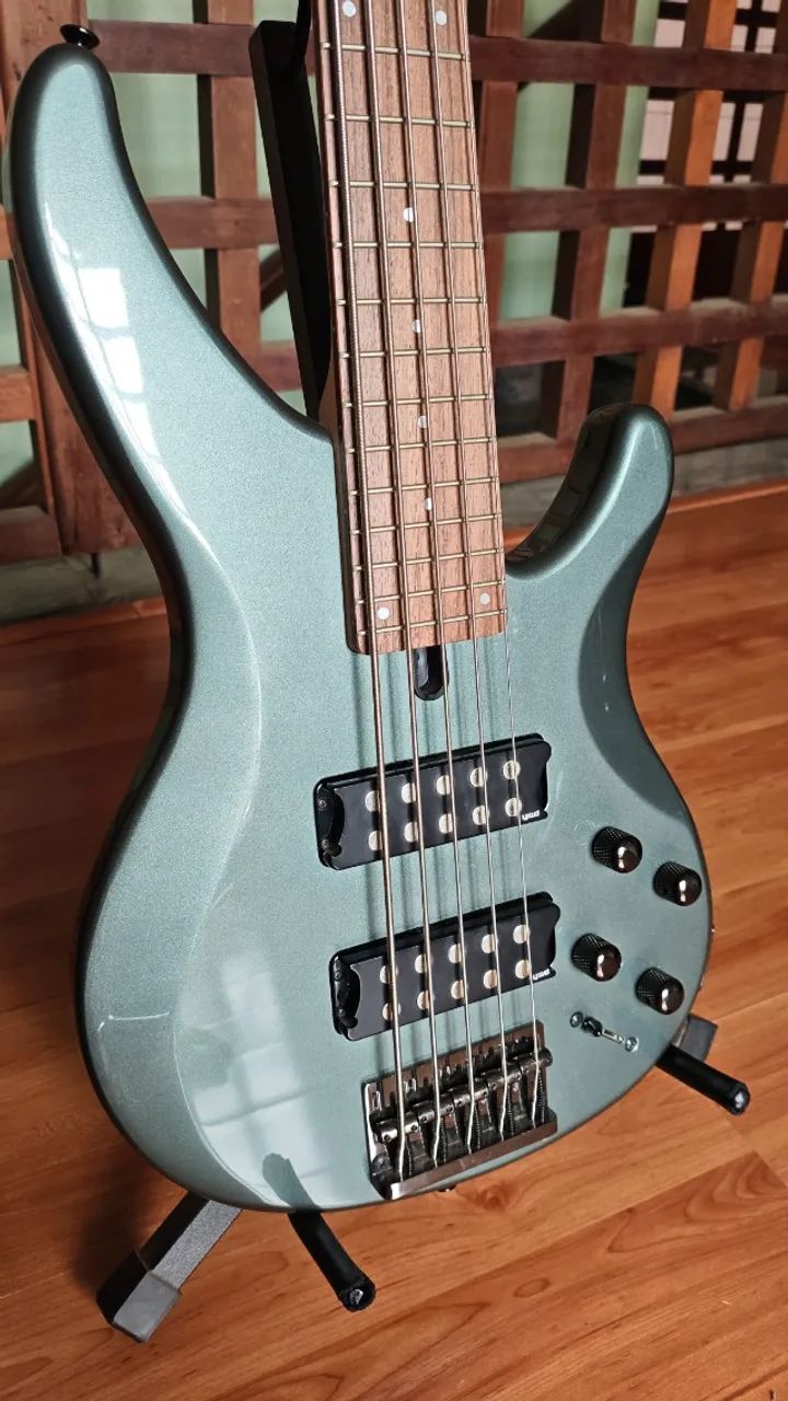 Baixo Yamaha 5c TRBX305 com bag