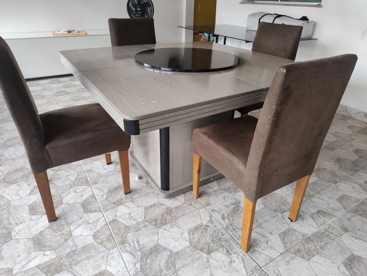 MESA GIRATÓRIA EM MDF COM 4 CADEIRAS  - Foto 2