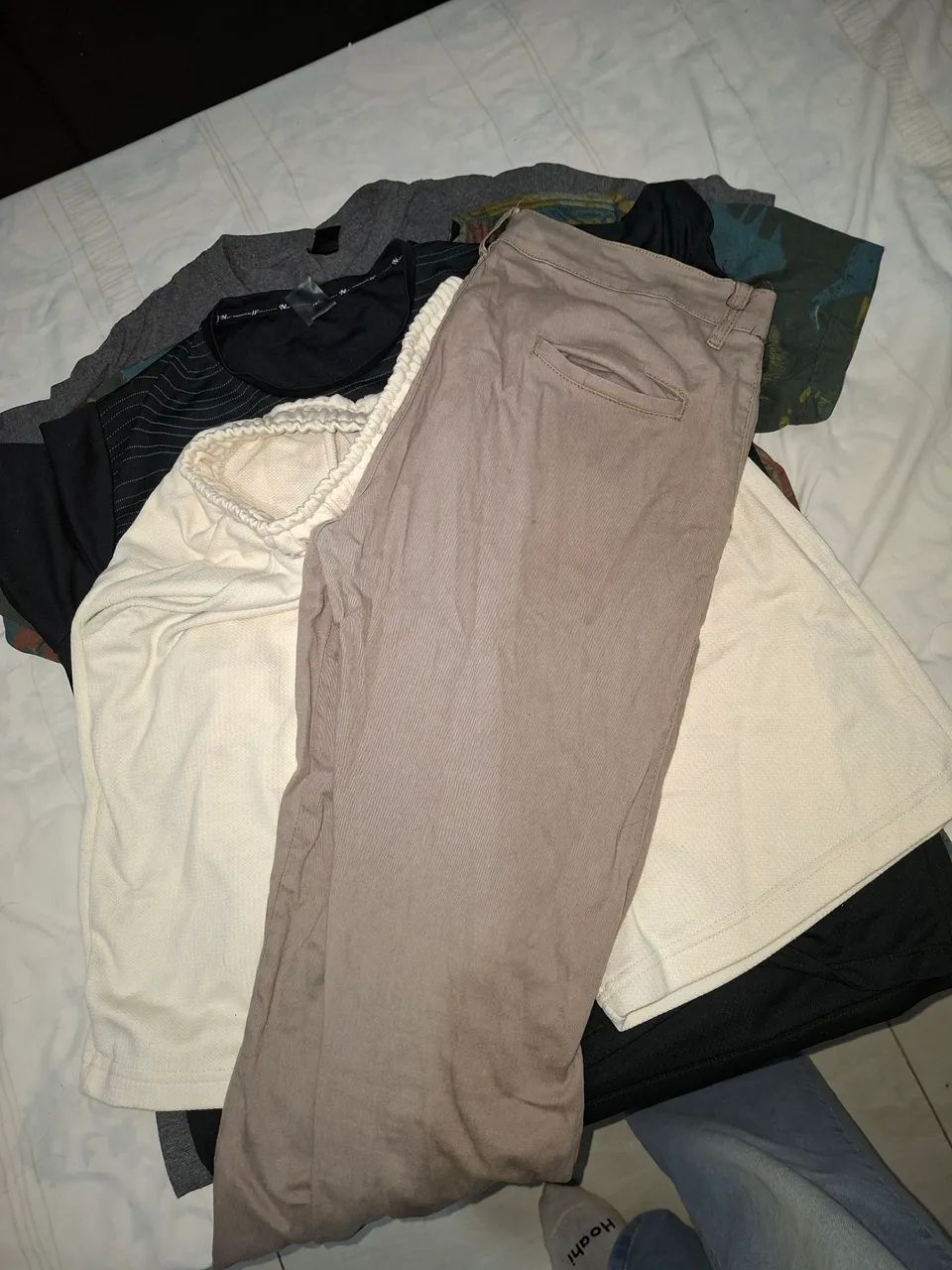 Roupas e bota - Foto 4