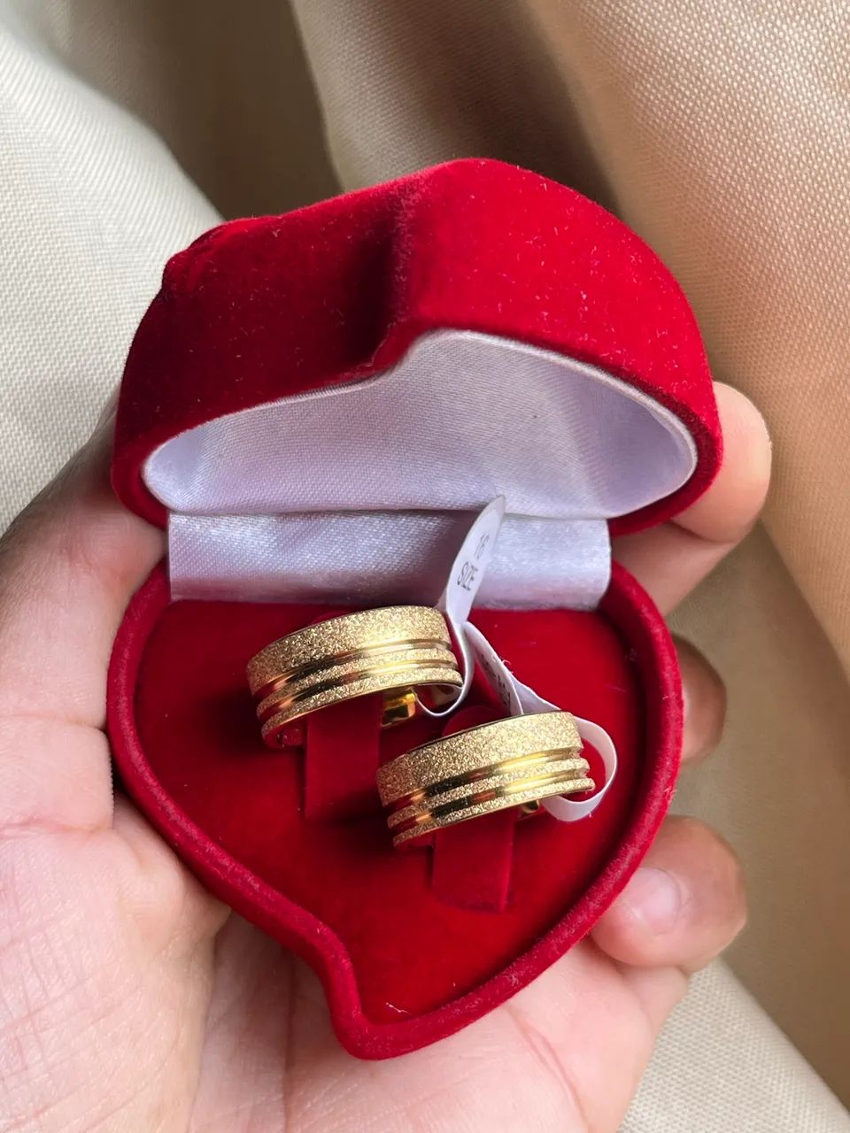 Par de Aliança de Casamento e Noivado Jateada 8mm com Frisos