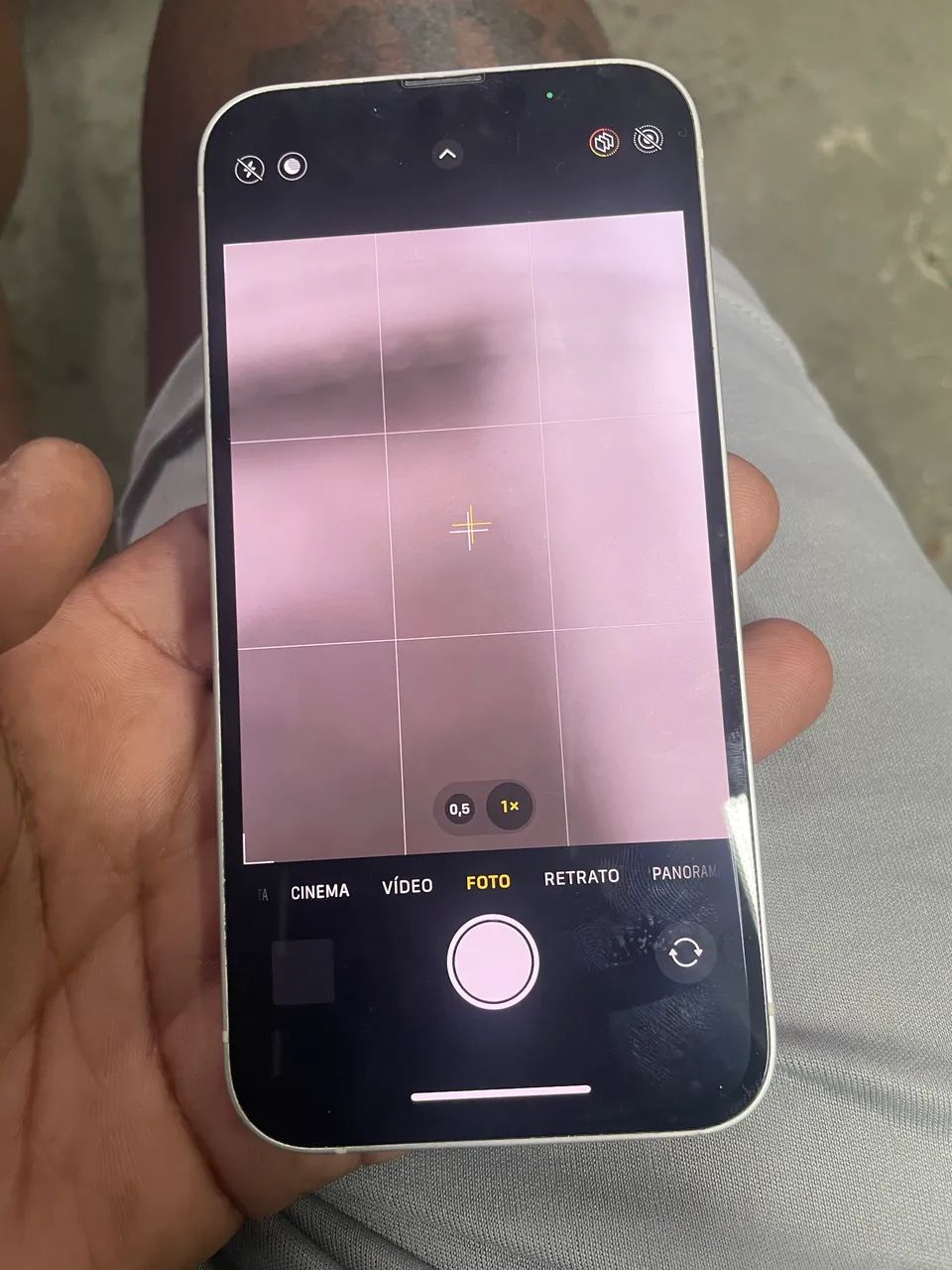 Vendo iPhone 13 sem marcas de uso telefone zero  - Foto 5