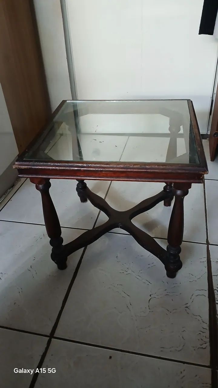 Antiga mesinha de canto 