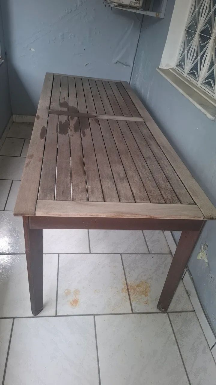 Mesa grande de madeira