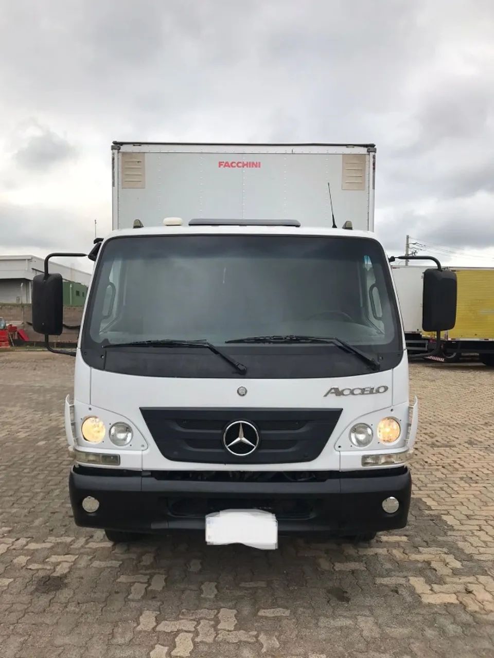 MERCEDES-BENZ ACCELO 1016 2014/2014 TRUCADO (6x2) COM BAÚ. - Foto 3