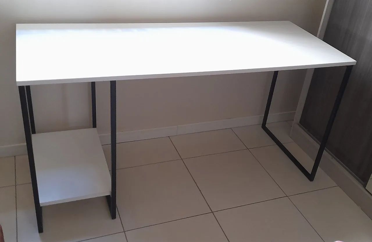 Mesa/Escrivaninha usada em MDF  - Foto 2