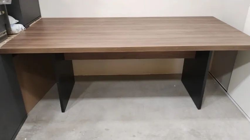 Mesa de Reunião 2,00m x 1,00m Amadeirada