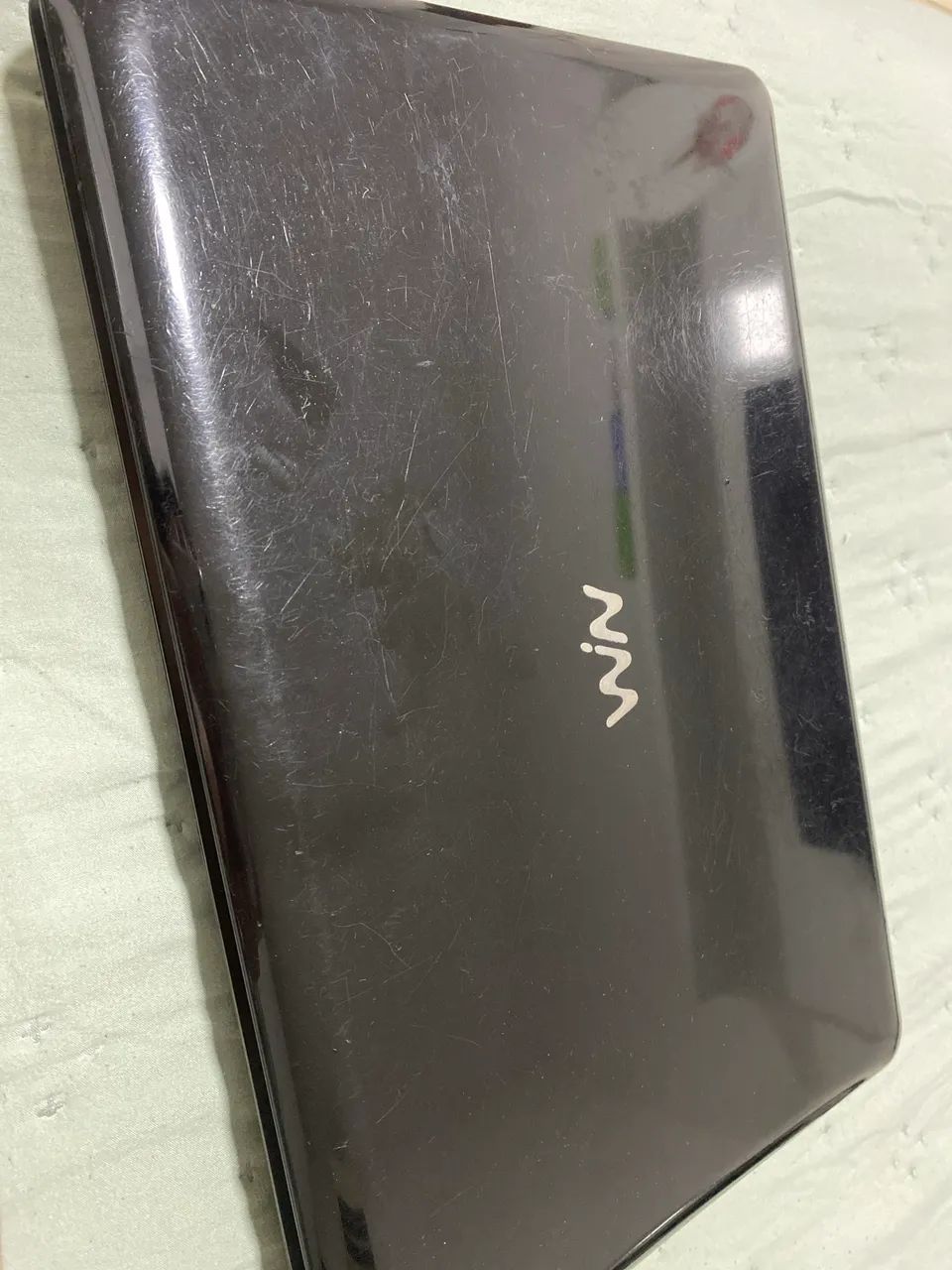 VENDO: Notebook quebrado - para reaproveitar peças - Foto 2