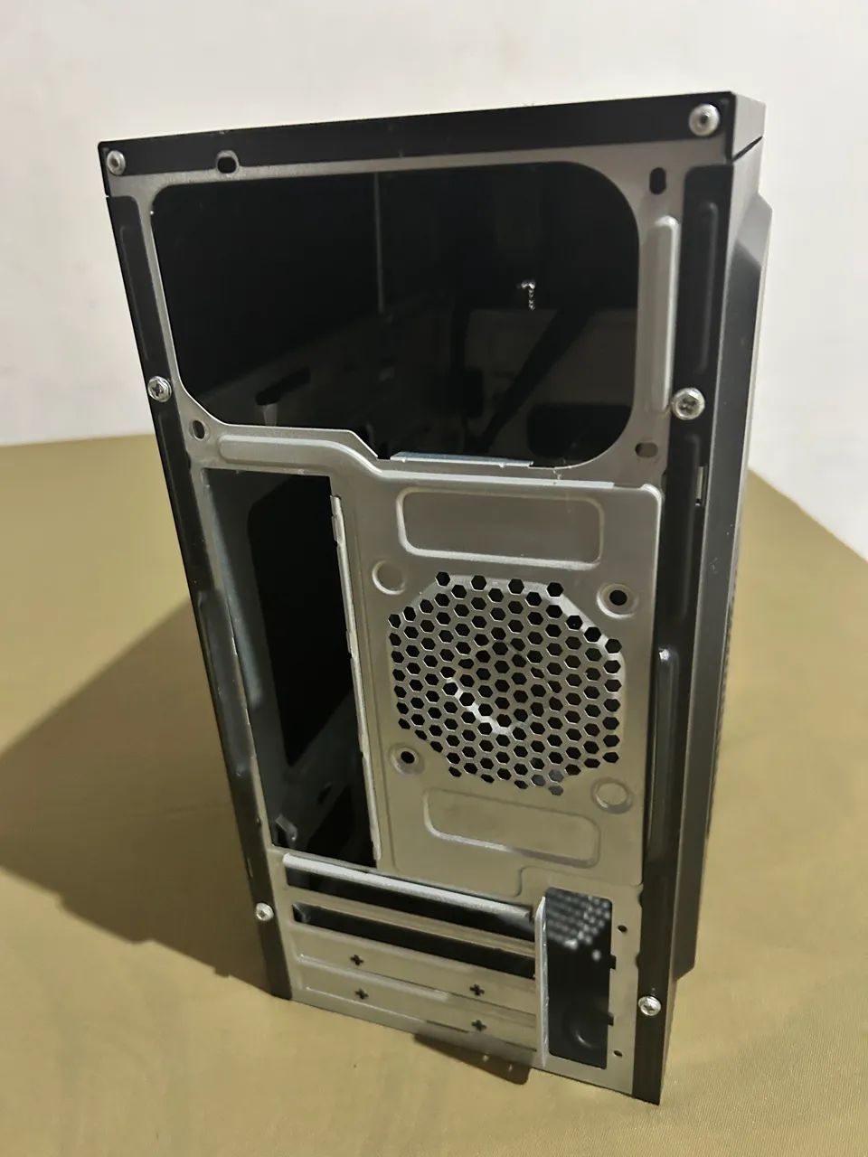 GABINETE PC - Foto 2