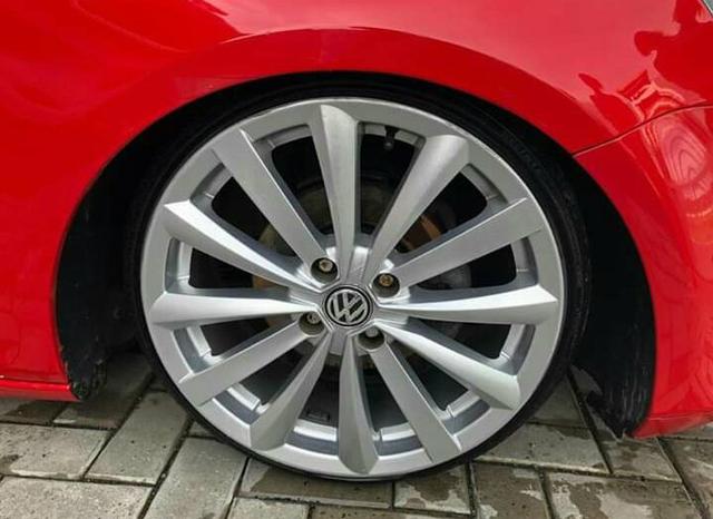 Vendo ou troco roda 17 pneu 195/40