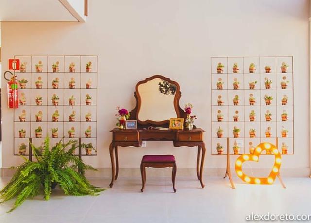 Vendo 1 pergolado e 4 painéis para decoração de festas
