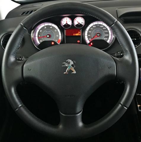 Peugeot 308 Allure C/ Teto Solar 1.6. Branco 2015/2016 - Foto 8