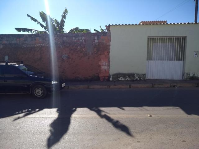 Vendo ou Troco Por Chácara Uma Casa no Arapoanga com Uma Loja , Terreno 675Metros - Foto 2