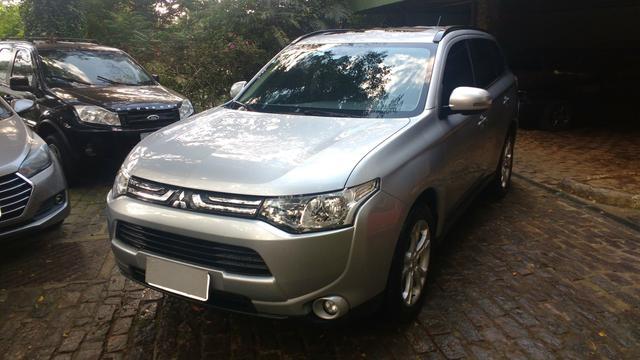 Outlander 2015 2dono km 45.000 muito nova - Foto 2