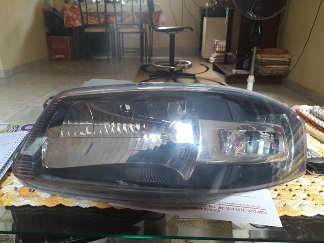 Farol esquerdo do gol g4