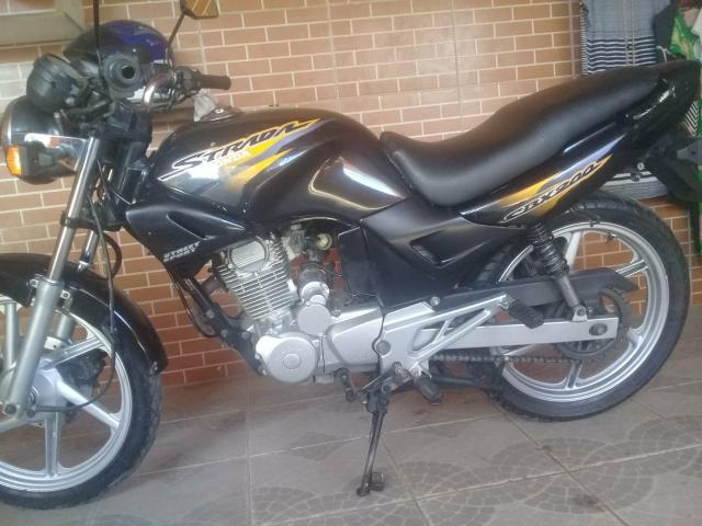 Vendo uma cbx 200 estrada