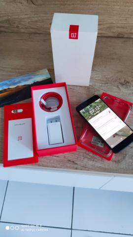 OnePlus 5 top