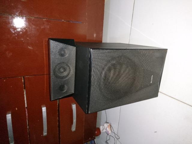 4Torres e 1 caixa central e o Subwoofer do home Theater sony Bdv-e6100 - Foto 2