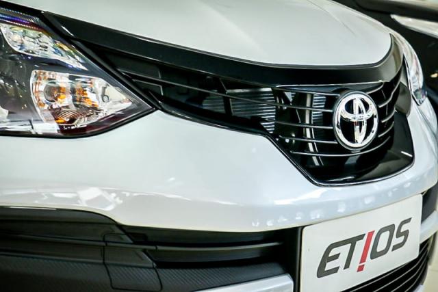 TOYOTA ETIOS HATCH X 13L AT 19/20 - Foto 7