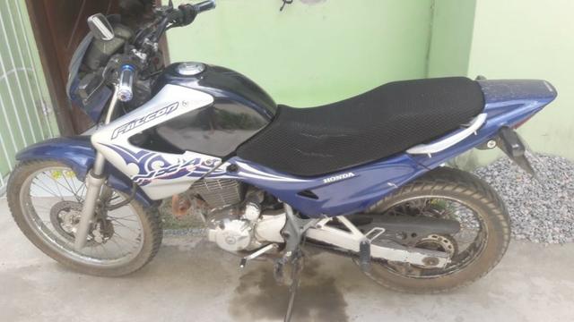 Vende-se uma moto honda - Foto 3