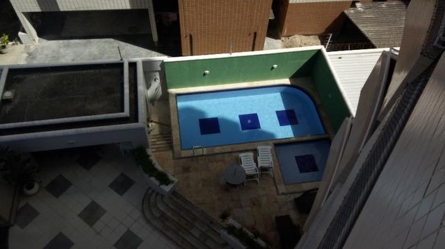 3 quartos, 2 suites, cozinha e serviço, td c/ armários, ar cond, gar p/ 2 carros - Foto 7