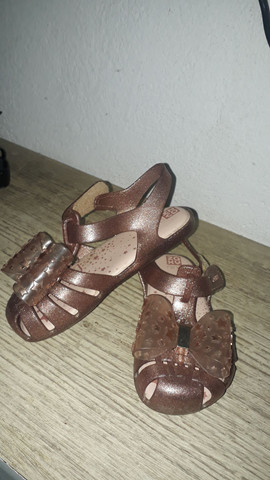 sandalias semi novas - Foto 2