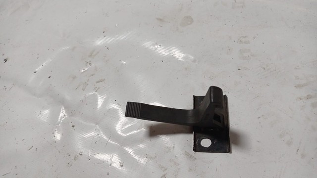 Trava de capo do Fiat Punto