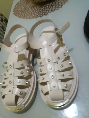 Uma linda sandalia arezzo 37