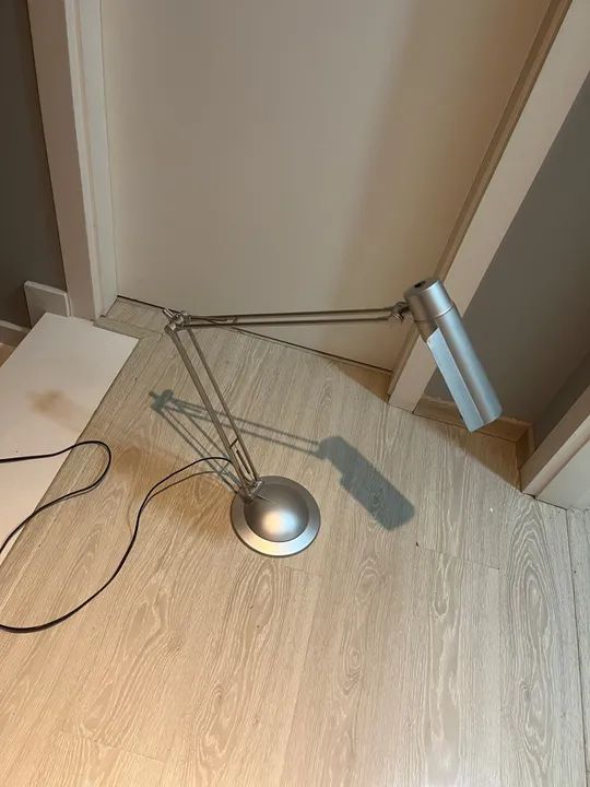 Luminária de chão moderna retrátil 